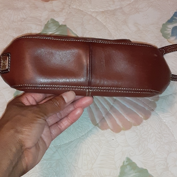 Liz Claiborne Authentic Leather Purse - Picture 15 of 15